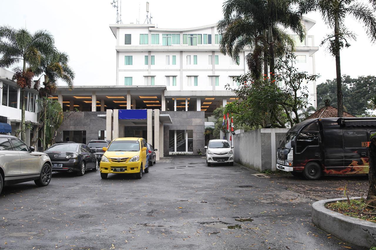 Reddoorz Premium @ Ciumbuleuit Atas