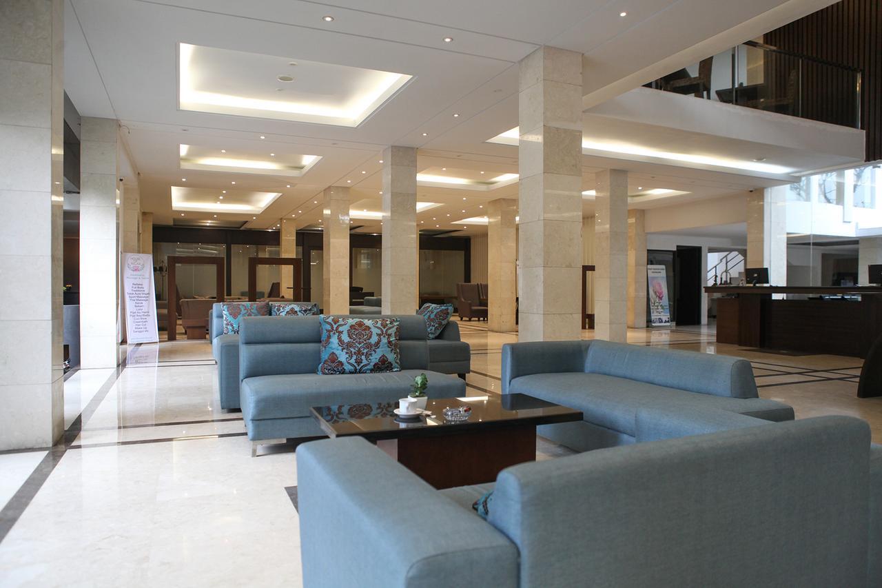 Hotel Reddoorz Premium @ Ciumbuleuit Atas 4*