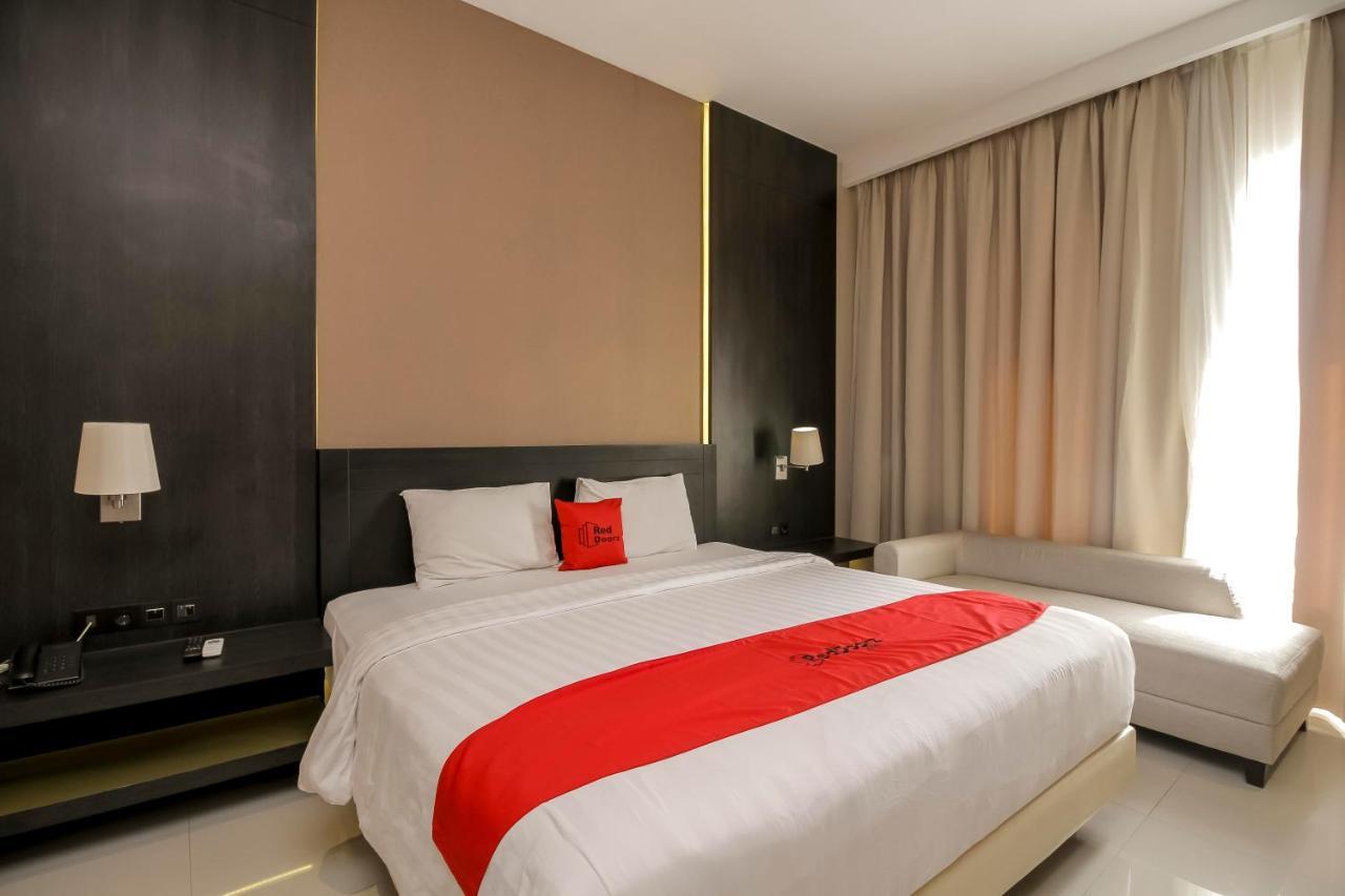 Reddoorz Premium @ Ciumbuleuit Atas Hotel 4*